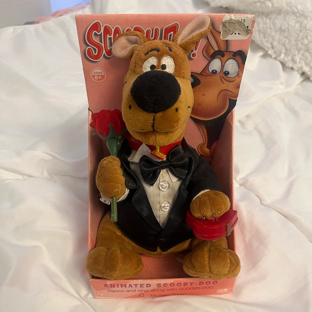 Valentine’s Day Scooby-Doo figure.